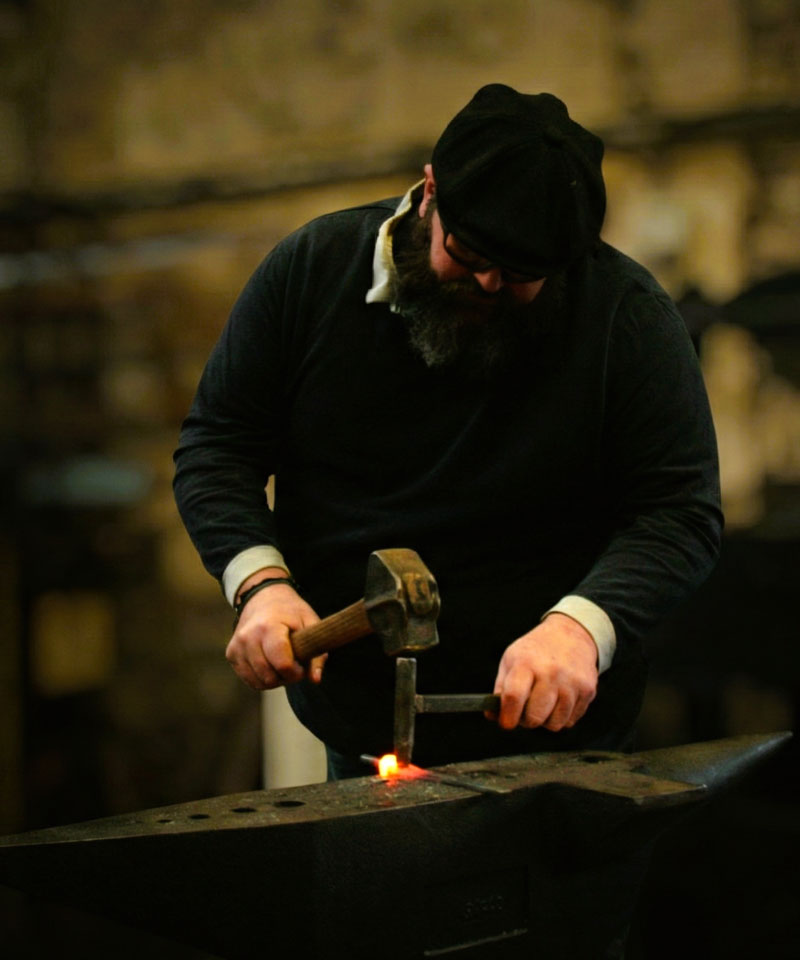 Photo de l'artisan forgeron